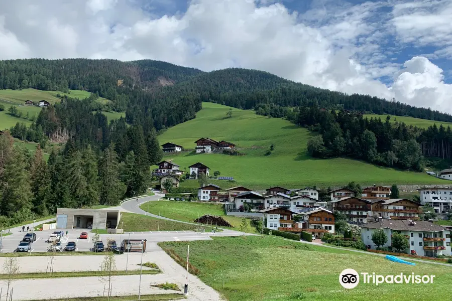 Dolomitenbad Lienz Hallenbad / Piscina coperta / Indoor pool