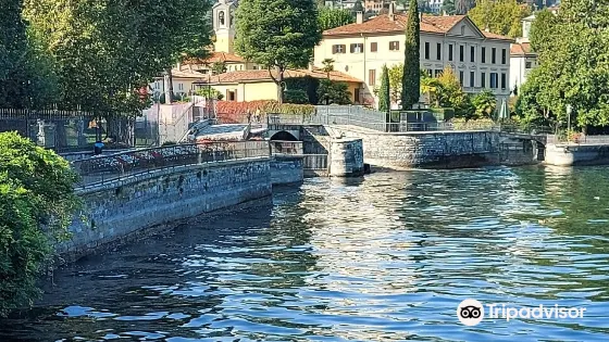 Lungolago da Como centro a Villa Olmo