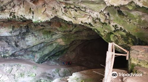 Davelis Cave