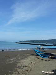 Teluk Penyu Beach