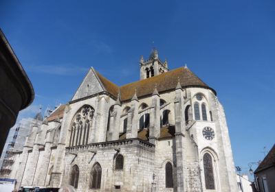 Église catholique Notre-Dame de la Nativité à Moret-sur-Loing