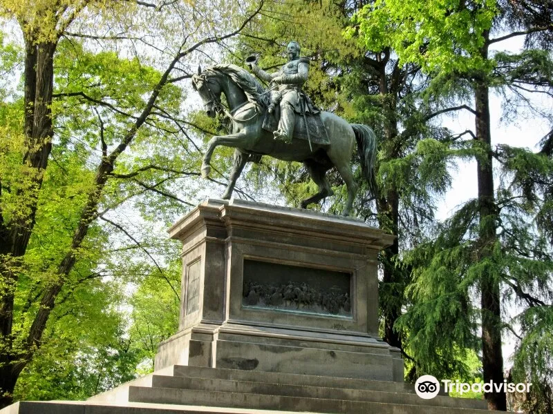 3_Equestrian statue of Napoléon III