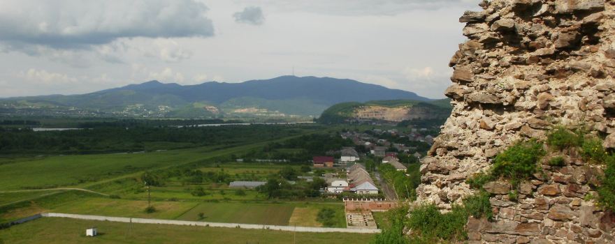 Руины замка Нялаб