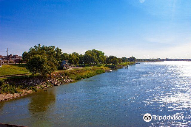Minneapolis to Yankton Flights