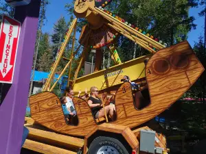 Au Pays Des Merveilles- Parc d'attractions estival