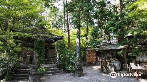 猿丸神社