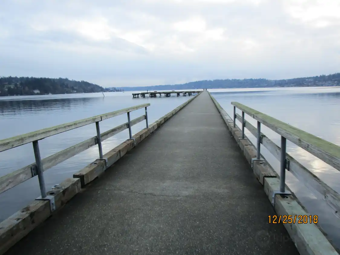 Hotels near Log Boom Park