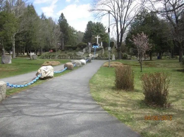 Hotels in Holliston