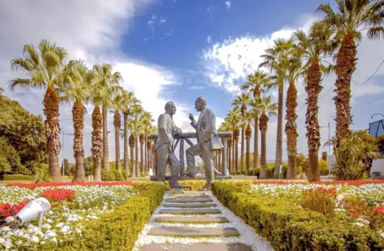 Hotels near Cizz Bizz Balik Evi