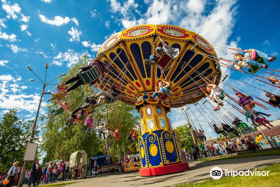 Poteshny Dvor Amusement Park