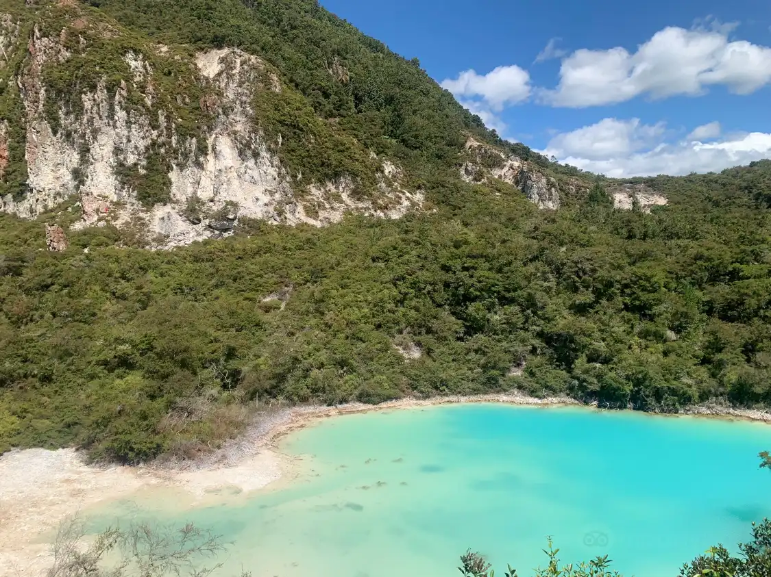 Отели рядом с достопримечательностью «Rainbow Mountain - Crater Lake Walk»