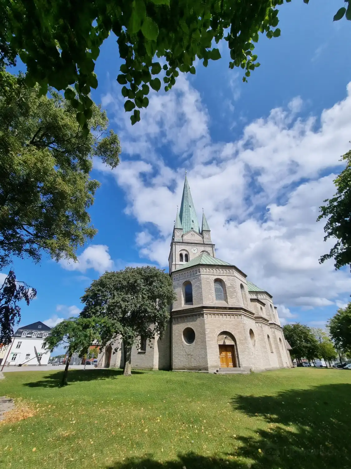 Hotels near Frederikshavn Kirke