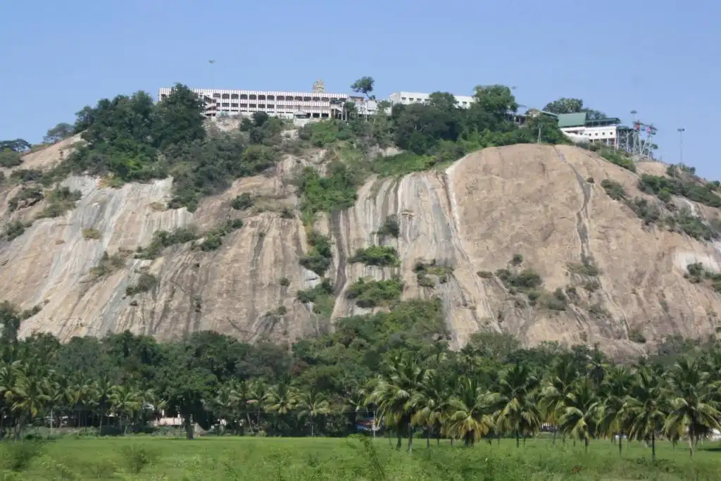 Hotels near Palani