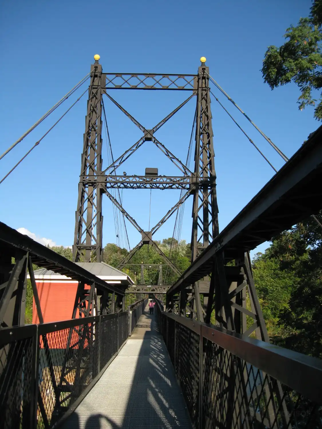 Two Cent Bridge 주변 호텔