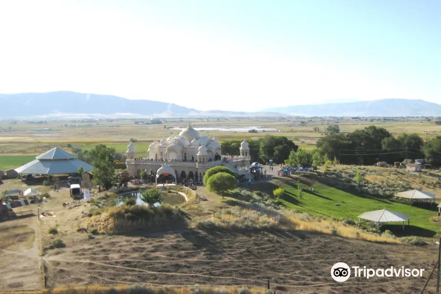 Sri Sri Radha Krishna Temple