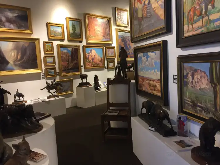 Hotels near Mark Sublette Medicine Man Gallery