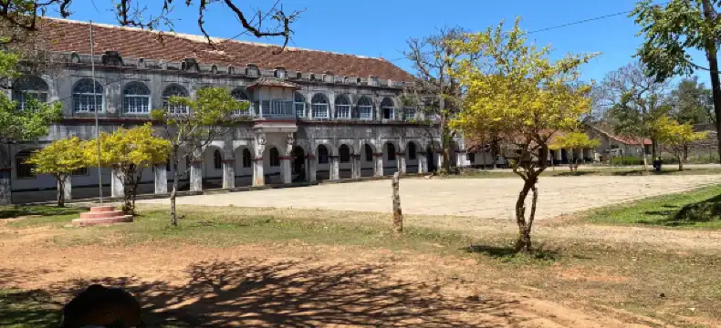 Hotels near Raja Seat