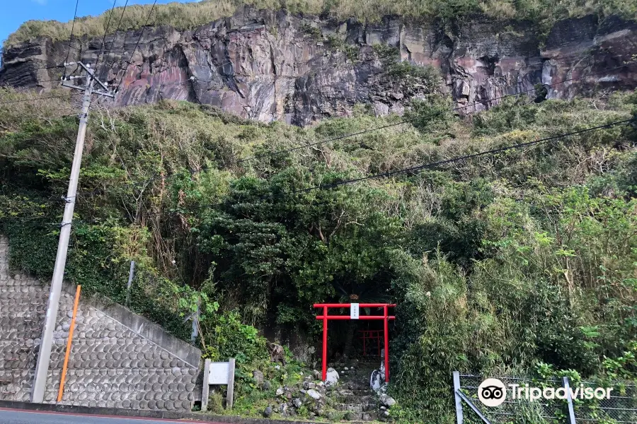 Tametomo Shrine