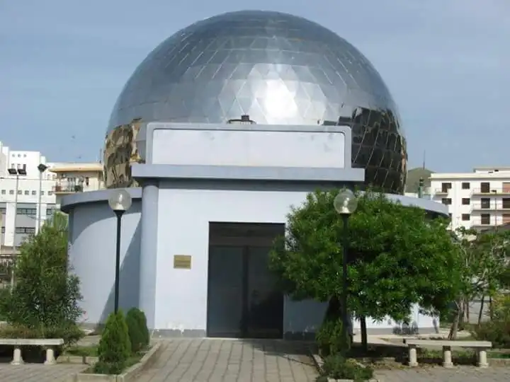 Hotels near Planetario Provinciale Pythagoras