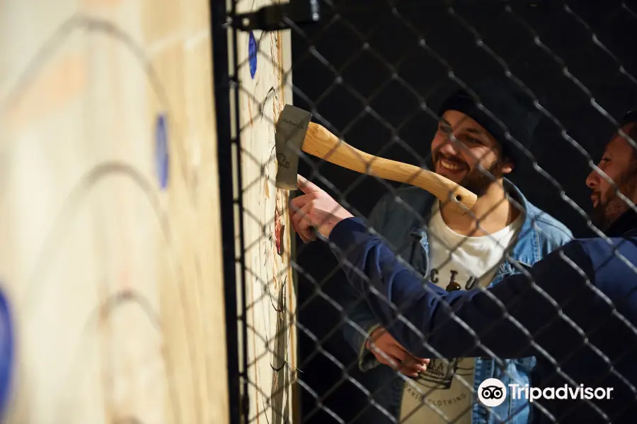 Woodcutter, Urban Axe Throwing - Brussels