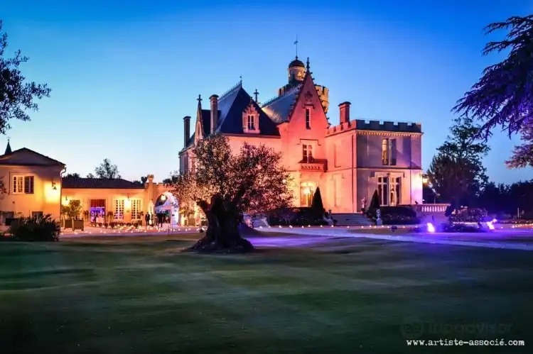 Hotels near Chateau Pape Clement