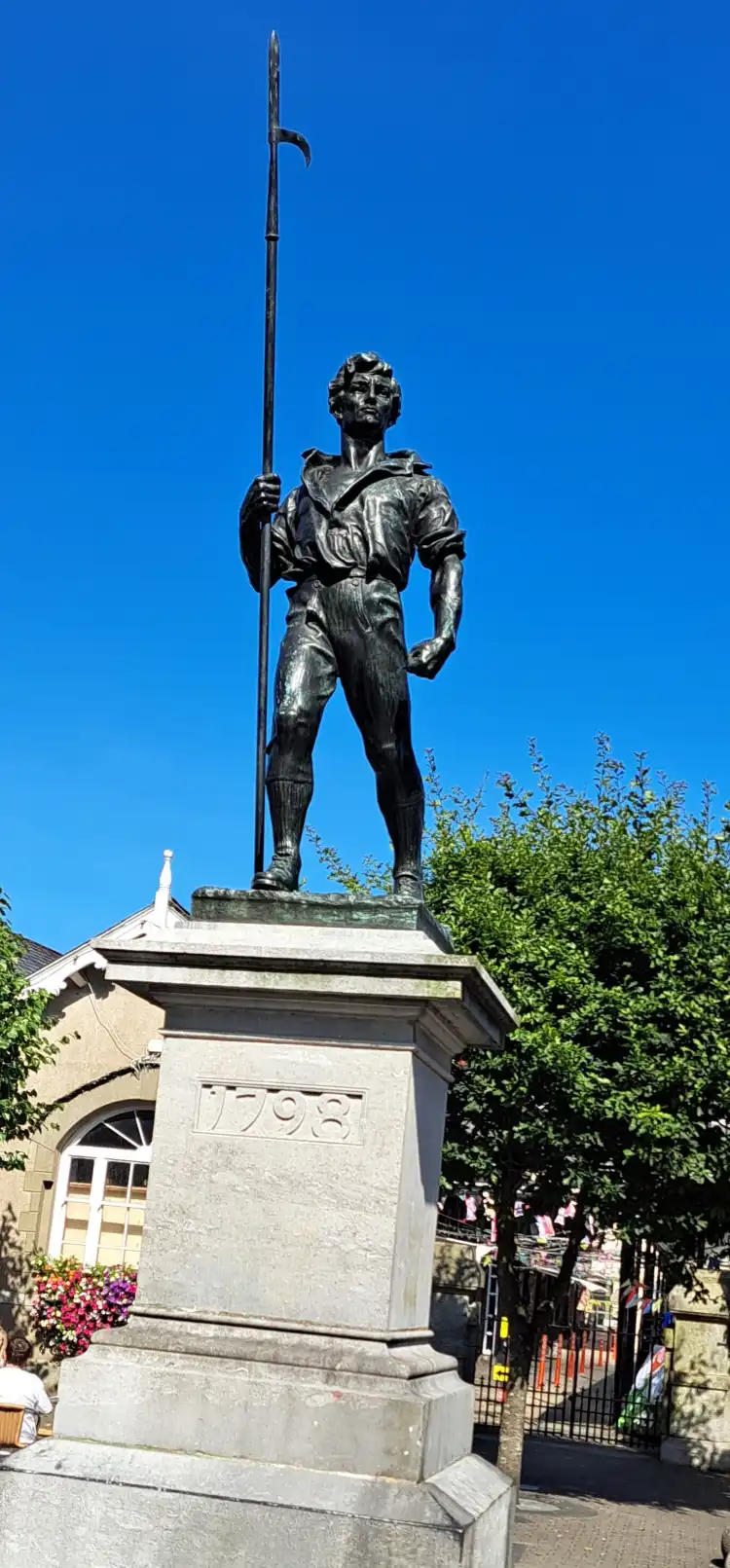 Hotels near The Pikeman 1798 Rebellion Statue