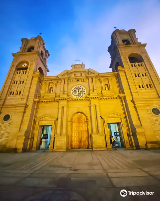 Vuelos ${{cityDName}} Tacna