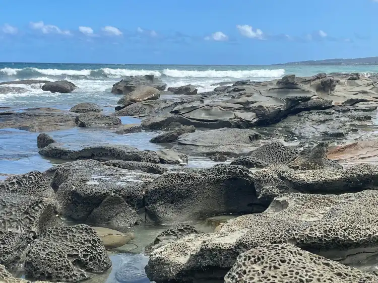 Hotels near Skenes Creek Beach