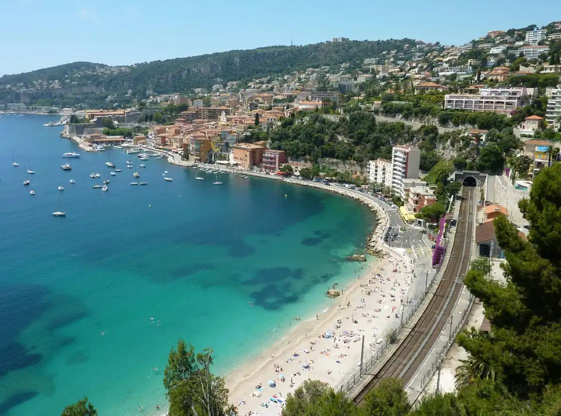 Hotels near Old Harbor (La Darse)