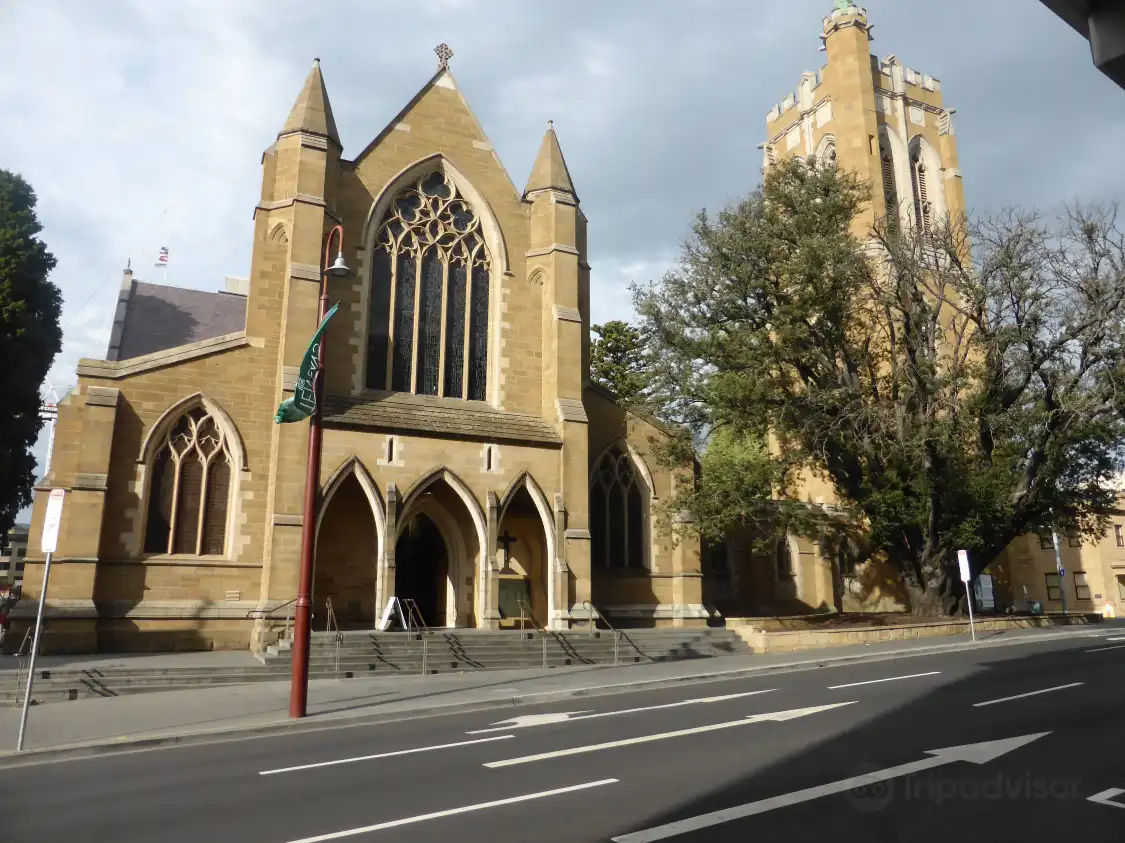 Hotels near St. David's Cathedral