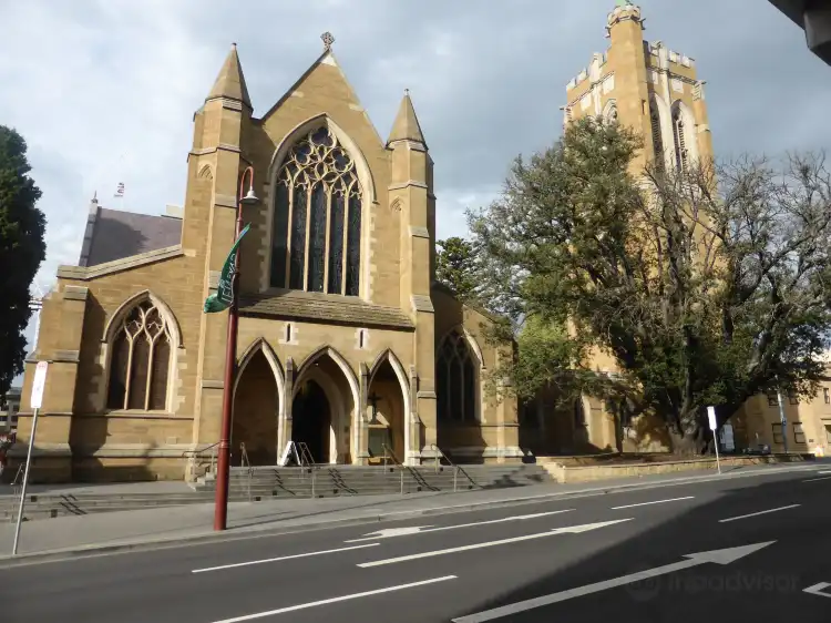 Hotels near St. David's Cathedral