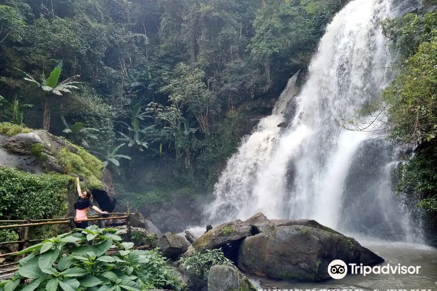 Pha Dok Seaw Waterfall