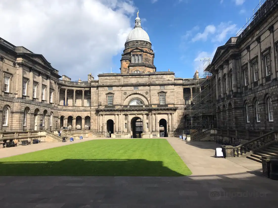 Edinburgh Walks 주변 호텔