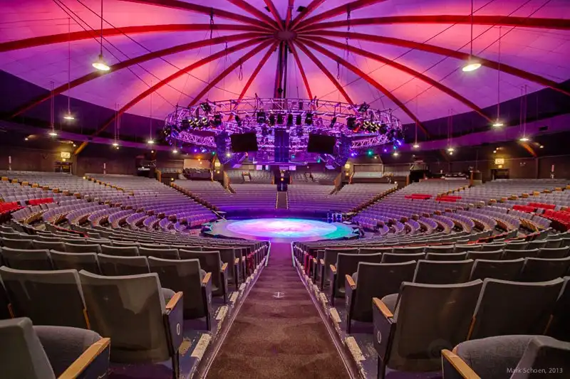 Hotels near Flagstar at Westbury Music Fair