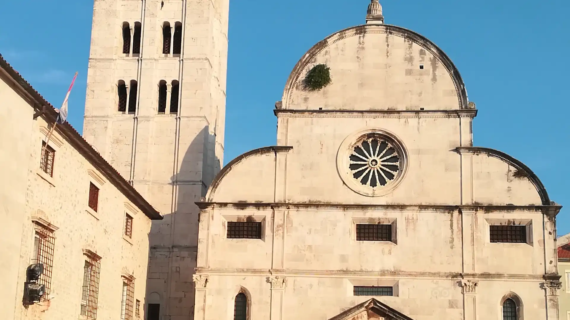 Hotels near St. Mary's Church and Monastery
