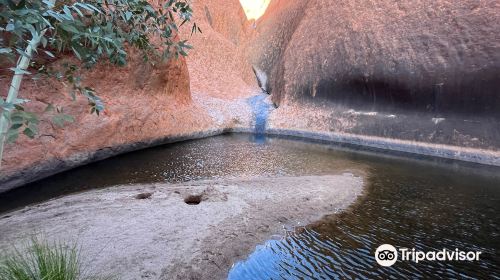 Muṯitjulu Waterhole