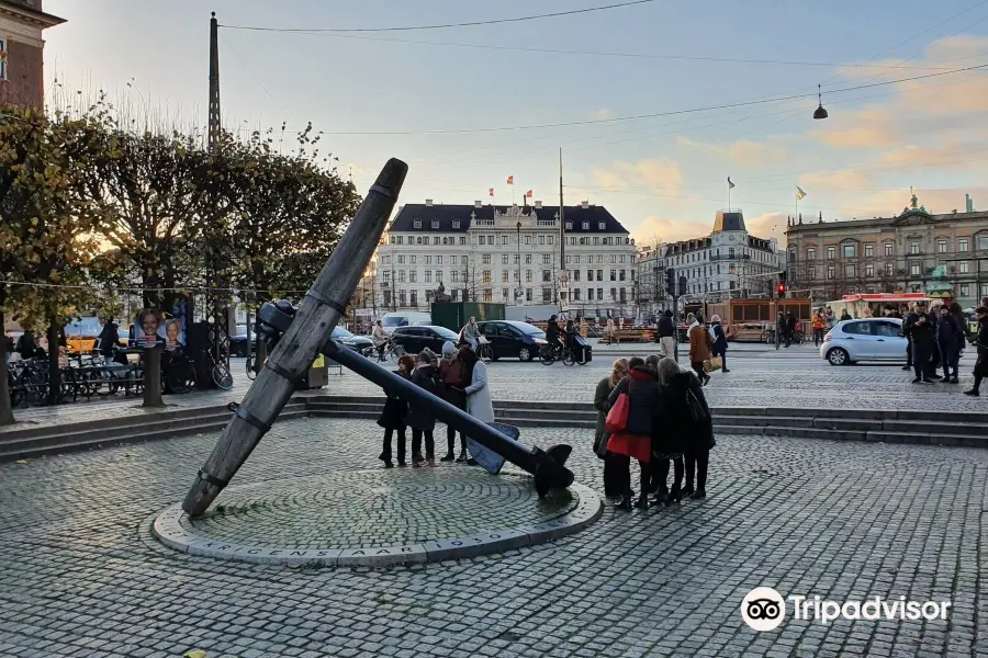 Memorial Anchor