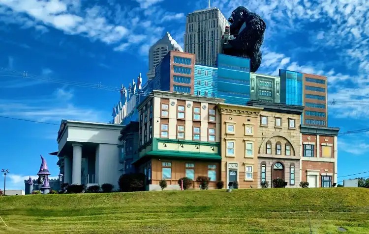Hotels near Hollywood Wax Museum