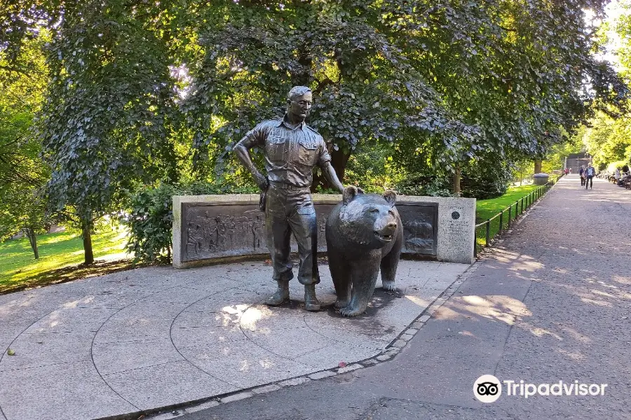 Wojtek "the Soldier Bear" Statue