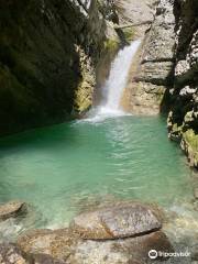 Grimpe et Eaux : Canyoning, escalade et via ferrata