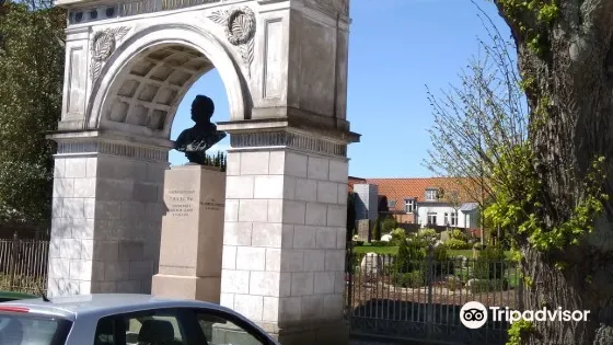 Bust of Bülow With Triumphal Arch