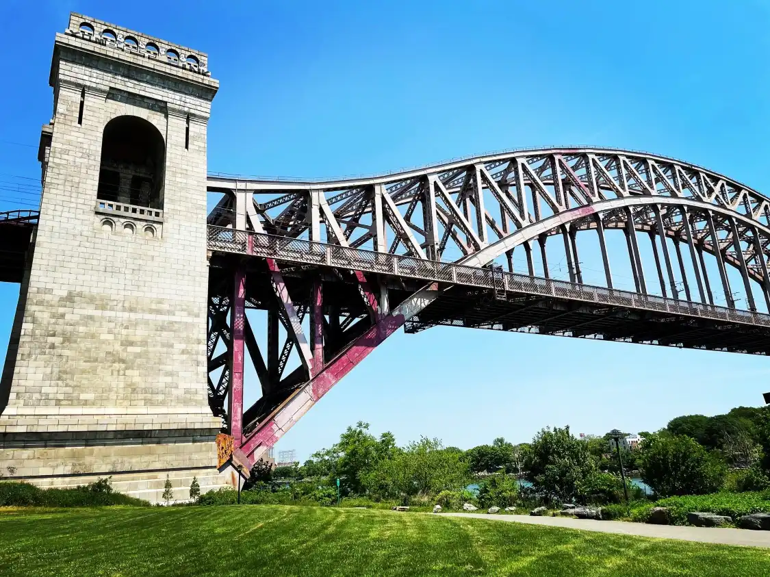 Hotels near Hell Gate Bridge