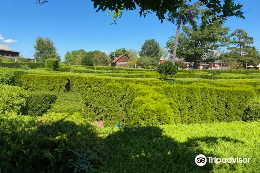 The Garden Maze at Luray Caverns