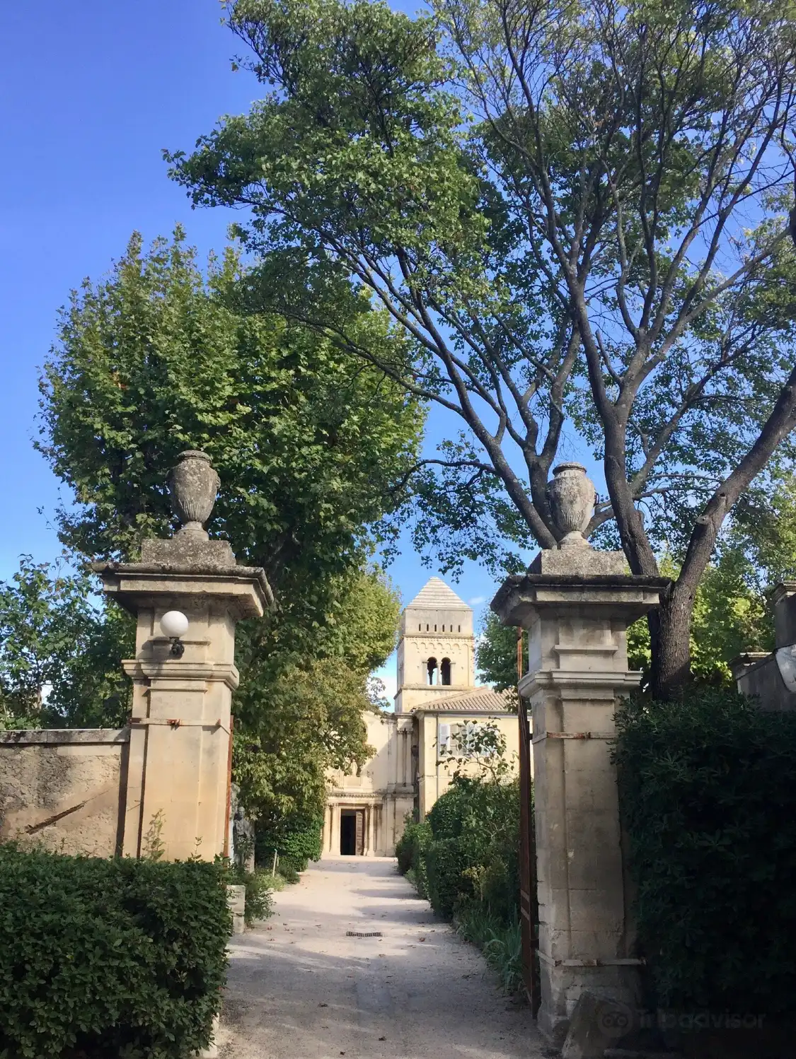 Hotels near Van Gogh Walk