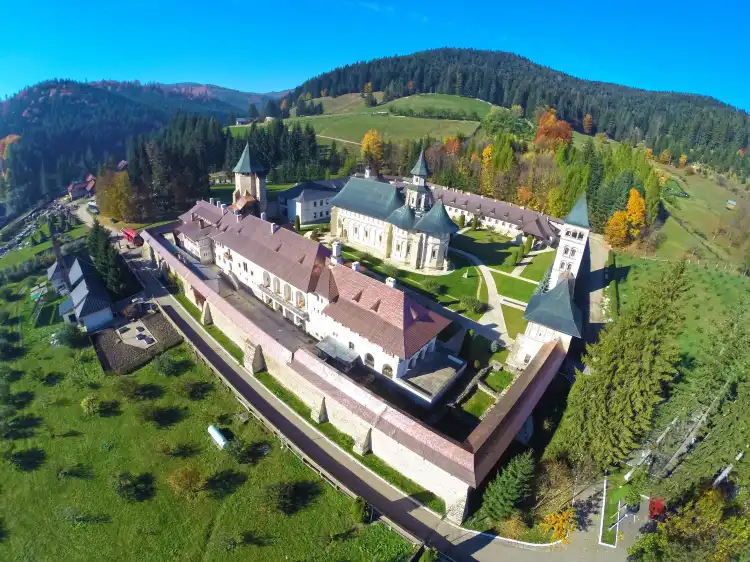 Hotels in Putna