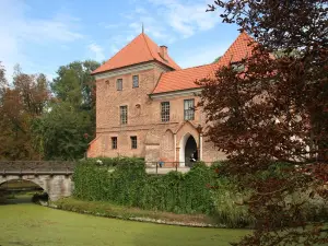 Oporów Castle