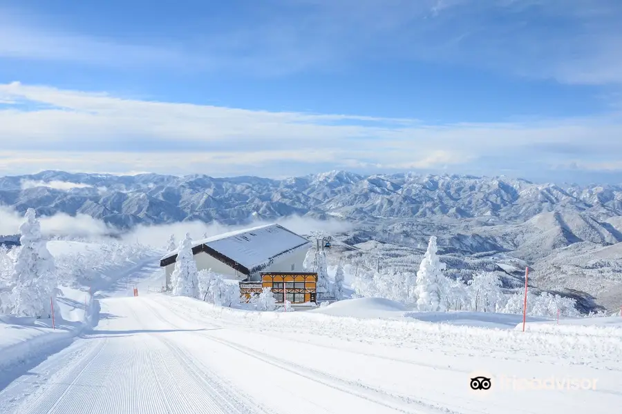 秋田森吉山阿仁滑雪場