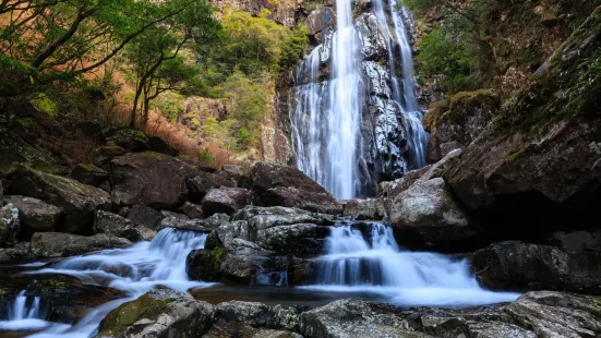 Yatogi Falls