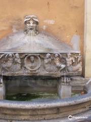 Fontana Torlonia a via Bocca di Leone