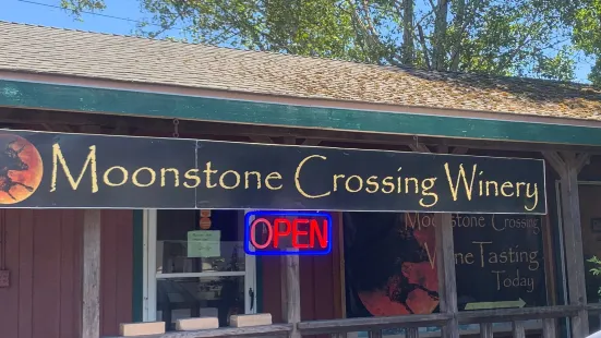 Moonstone Crossing Tasting Room